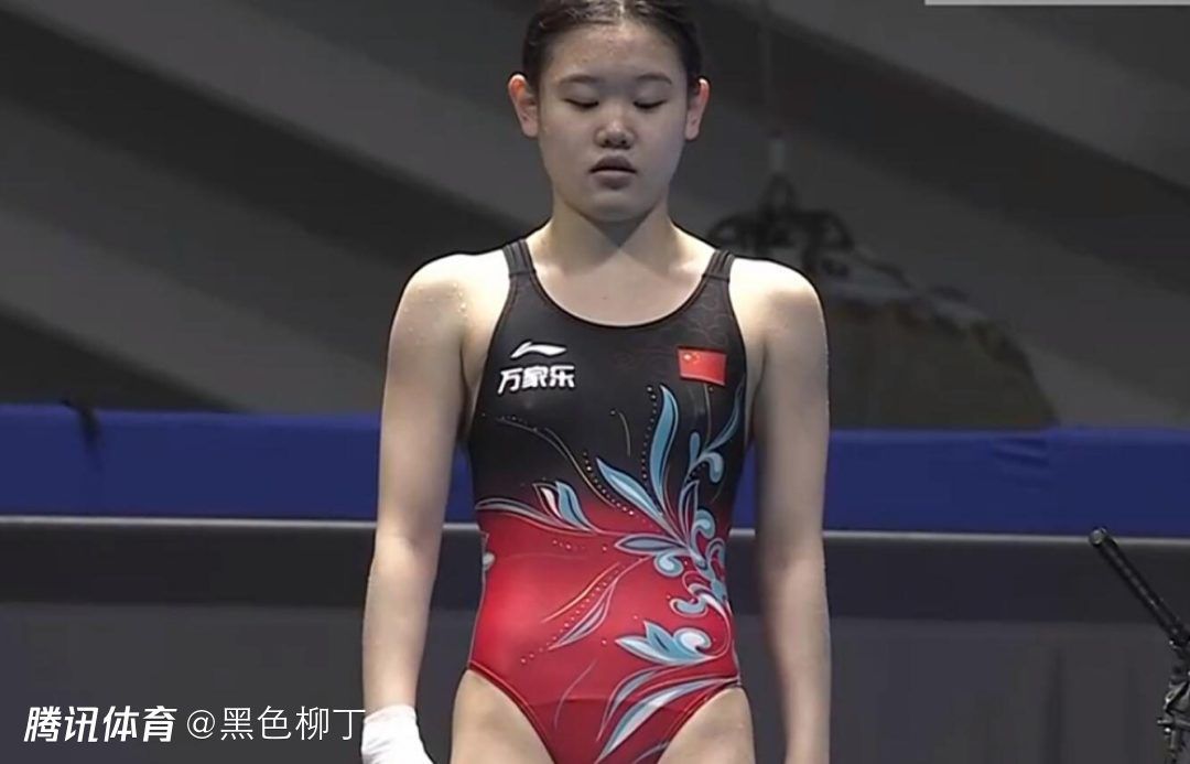 在胡军晒出的照片中，其中一张胡军亲吻女儿、妻子亲吻儿子康康的照片引起网友的质疑，有网友称不能接受14岁的九儿还 《古田军号》广州站吹响号角 胡兵表演自然获赞 2019-07-25 由陈力导演执导，胡兵携手王仁君、王志飞、刘智扬、张一山等主演，孙维民、李幼斌特别出演的重大革命历史题材电影《古田军号》将于8月1日亮相大银幕。